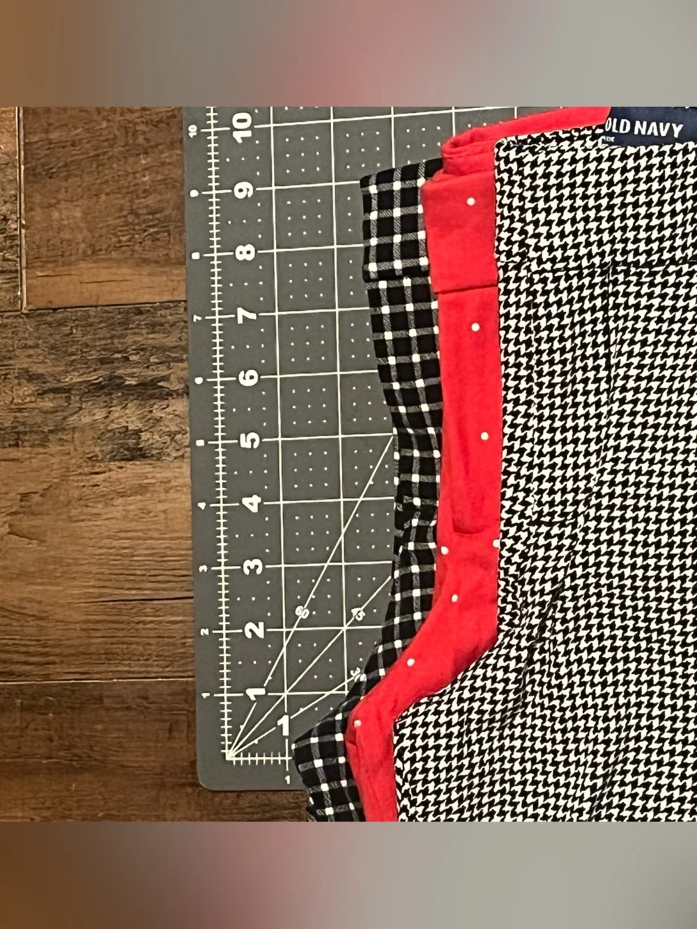 OLD NAVY Pixie Pant Bundle (3), Houndstooth, Polka Dot, Plaid - Size 10